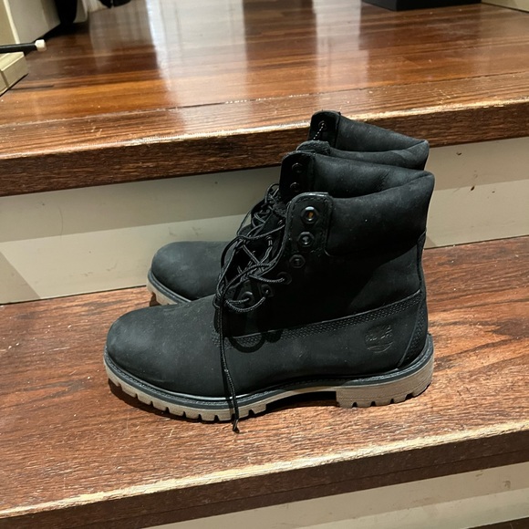 Timberland Boots - Picture 3 of 6